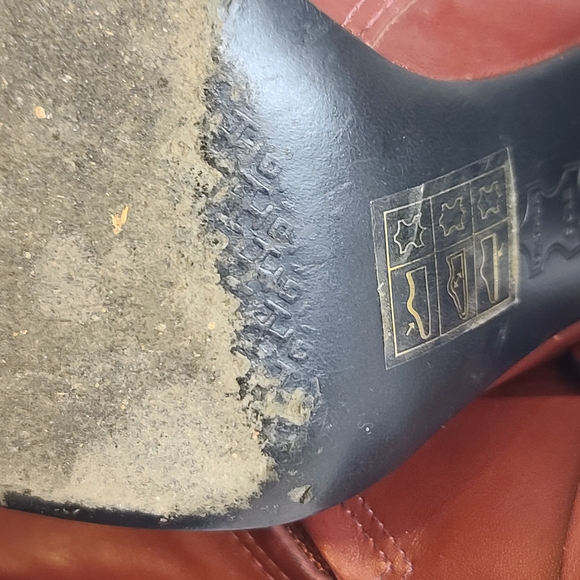 Tory Burch Elegant Burgundy Leather Ankle Boots - Picture 12 of 13